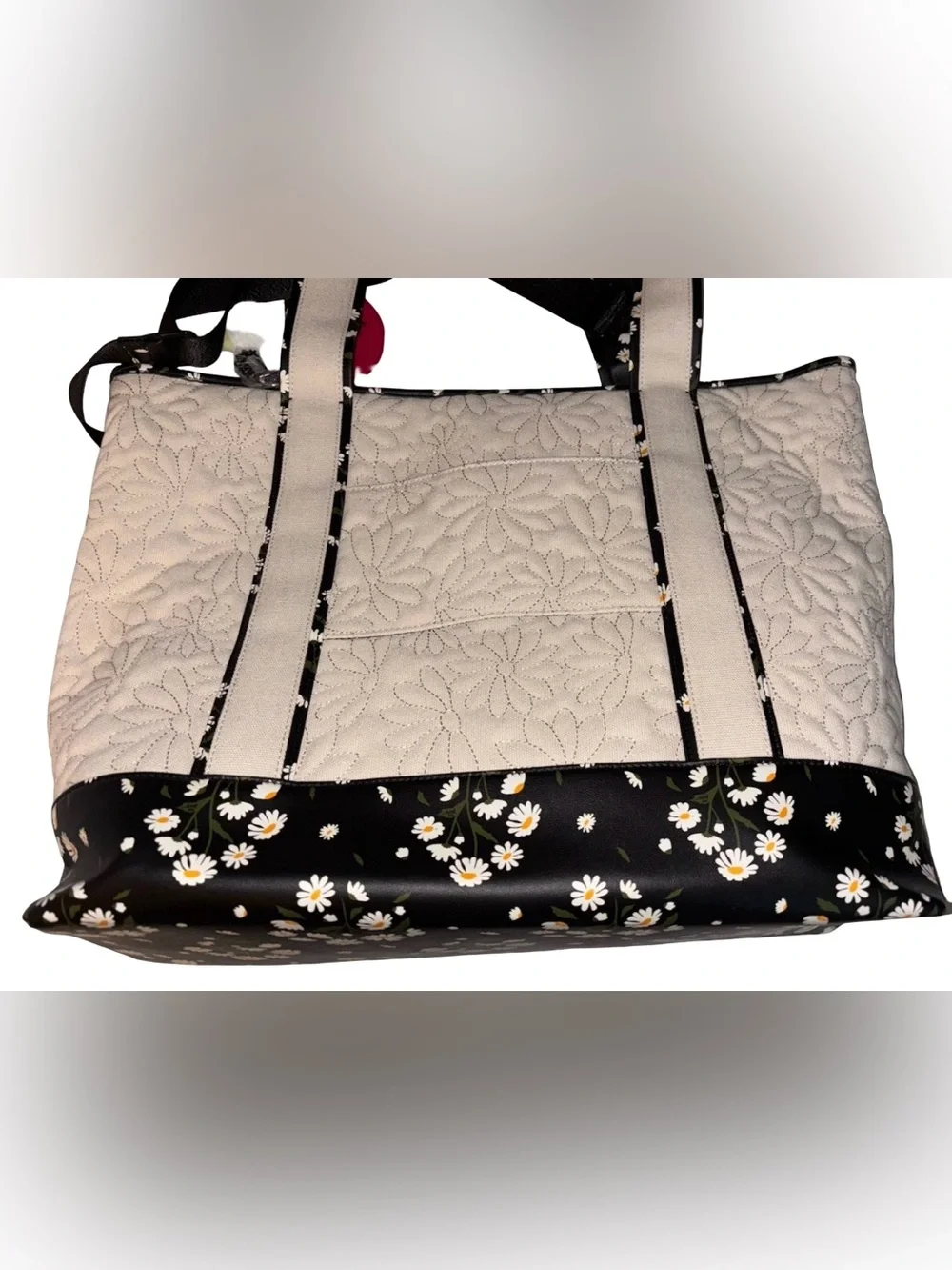 Betsey Johnson NWT Large Cream Quilted Tote with Black Daisy Trim & Pouch (P233)